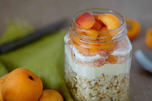 apricot overnight oats 